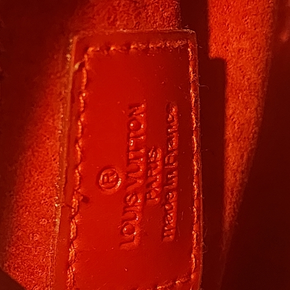 Red bag - Picture 2 of 4